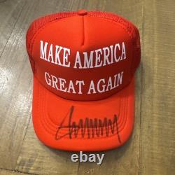 Casquette dédicacée par le Président Donald Trump avec certificat d'authenticité Keep America Great #45-47