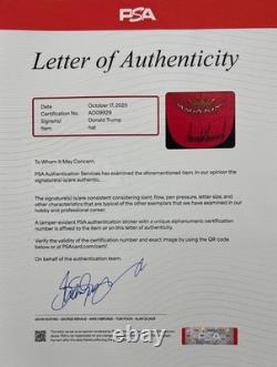 Casquette signée Donald Trump MAGA King. Autographe de nom complet, certifié PSA.