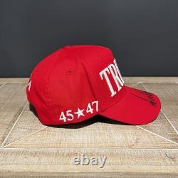 Casquette signée par le Président Donald Trump avec lettre d'authenticité LOA COA AutographCOA ACOA MAGA