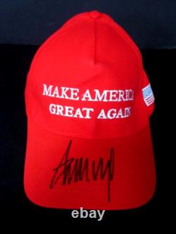Chapeau MAGA Deluxe Autographié par TRUMP avec COA GAA