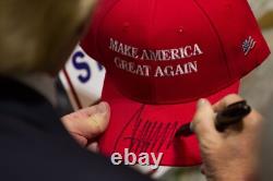 Chapeau MAGA Deluxe Autographié par TRUMP avec COA GAA
