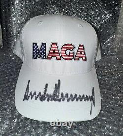 Chapeau MAGA de la campagne 2024 avec autographe/siganture du président Donald Trump