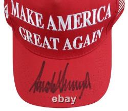Chapeau Make America Great Again Authentiquement Signé par Donald J. Trump PSA/DNA #AQ05440