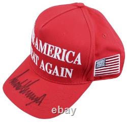 Chapeau Make America Great Again Authentiquement Signé par Donald J. Trump PSA/DNA #AQ05440
