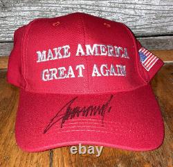 Chapeau 'Make America Great Again' dédicacé par le président Donald Trump avec certificat d'authenticité et hologramme