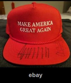 Chapeau 'Make America Great Again' signé et dédicacé par Donald Trump avec certificat d'authenticité Jsa