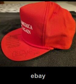 Chapeau 'Make America Great Again' signé et dédicacé par Donald Trump avec certificat d'authenticité Jsa