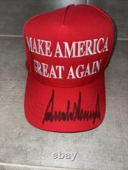 Chapeau rouge MAGA signé par Donald Trump JSA COA Rendre l'Amérique grande à nouveau Chapeau rouge MAGA signé par Donald Trump JSA COA Rendre l'Amérique grande à nouveau