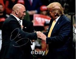 DANA WHITE a signé une photo autographiée avec DONALD TRUMP