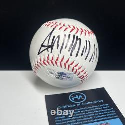 DONALD TRUMP A SIGNÉ Balle de Baseball Président avec Étui Signature MAGA Auto COA HOLO