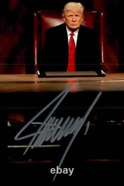 Donald Ivanka et Donald Jr Trump ont signé la photo 8 x 10 COA Hologram Seal 23G01062