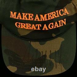 Donald J. Trump A Signé Autographied Maga Hat Cap Camo Military Psa Adn Loa