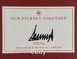Donald J. Trump A Signé Le Livre Autographié Notre Voyage Ensemble