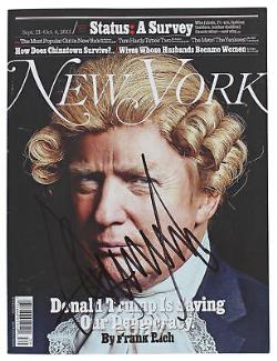 Donald J. Trump Authentic Signed 2015 New York Magazine Autographed BAS #AB77697 	<br/>    
<br/>La signature authentique de Donald J. Trump sur le magazine New York de 2015, signé BAS #AB77697