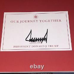 Donald J Trump a signé l'autographe de notre livre de voyage ensemble en couverture rigide Président