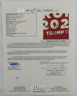 Donald Trump 2024 Affiche dédicacée signée Autographe JSA LOA YY48447
