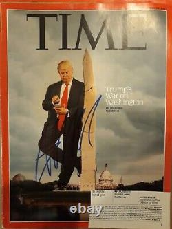 Donald Trump (45e Président) A Signé Le Magazine Time Avec L'aco
