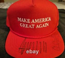 Donald Trump A Signé Autographié Rendre L'amérique Grande À Nouveau Chapeau Avec Jsa Coa