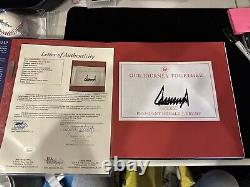 Donald Trump A Signé Le Livre Notre Voyage Ensemble Jsa Autograph Authentic Président