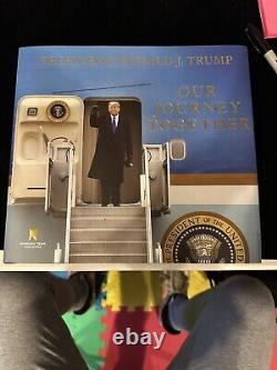 Donald Trump A Signé Le Livre Notre Voyage Ensemble Jsa Autograph Authentic Président