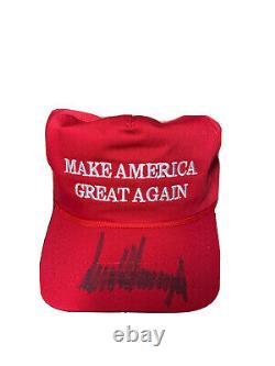 Donald Trump A Signé Maga Hat Authentic Siganature