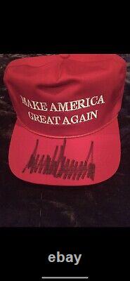 Donald Trump A Signé Maga Hat Jsa Authentifié