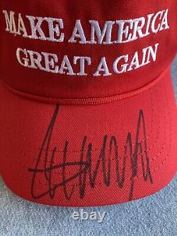 Donald Trump Autographe 45e Président Maga Hat Psa/dna Full Lettre Cert Al01663