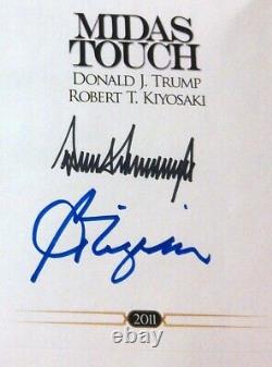 Donald Trump Et Robert Kiyosaki Ont Signé Une Plaque Pour Le Livre Midas Touch