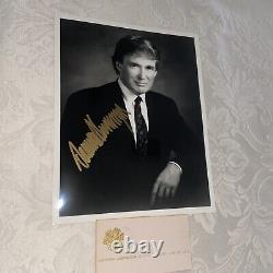 Donald Trump Main Signé 8x10 Photo À L'encre D'or