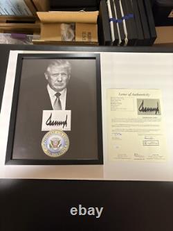 Donald Trump Président 12x16 Mat Découpe Autographié Encadré Signé USA RARE JSA