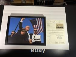 Donald Trump Président 12x16 Mat signé encadré autographié USA RARE JSA