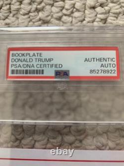 Donald Trump Signature Manuscrite Plaque de Livre Notre Voyage Ensemble Évaluée par PSA