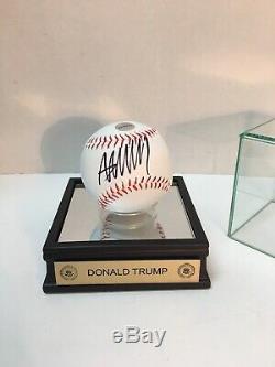 Donald Trump Signé Baseball