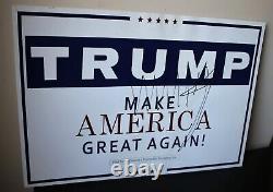 Donald Trump a SIGNÉ l'affiche de campagne MAGA White 2016 avec autographe JSA LOA.