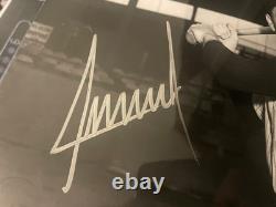 Donald Trump a signé Joe DiMaggio 11x14 Qualité Noir et Blanc