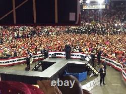 Donald Trump a signé à la main, autographié la couverture du magazine New York et le magazine complet/Rassemblement