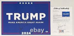 Donald Trump a signé l'affiche de campagne 2024 Make America Great Again MAGA PSA
