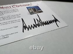 Donald Trump a signé la photo/livre présidentiel Notre voyage ensemble 45ème président