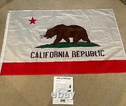 Donald Trump a signé le drapeau de la Californie - Pièce unique avec certificat d'authenticité PSA