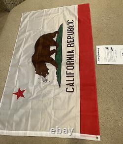 Donald Trump a signé le drapeau de la Californie - Pièce unique avec certificat d'authenticité PSA