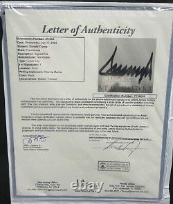 Donald Trump a signé un affichage présidentiel encadré de 16x20 avec un certificat d'authenticité JSA