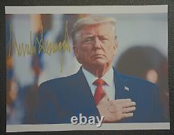 Donald Trump a signé un autographe