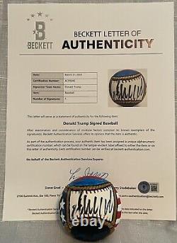 Donald Trump a signé un baseball authentifié par BAS Beckett avec une lettre d'authenticité.