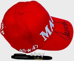 Donald Trump a signé un chapeau MAGA rouge et un stylo Sharpie officiel de la MAISON BLANCHE (JSA)