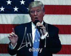 Donald Trump a signé une photo 8x10 À VOIR absolument, très belle, avec autographe et certificat d'authenticité (COA)