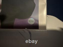 Donald Trump a signé une photo 8x10 en train de serrer le drapeau américain avec certificat d'authenticité