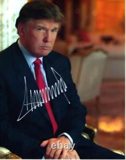 Donald Trump a signé une photo autographiée 11x14 incluant un certificat d'authenticité