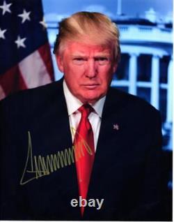 Donald Trump a signé une photo de 11x14 pouces, jolie photo autographiée avec un certificat d'authenticité.