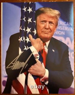 Donald Trump photographiée 8x10 mate signée et autographiée avec certificat d’authenticité (COA)