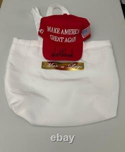 Donald Trump, président des États-Unis, milliardaire, autographié et signé, casquette MAGA Mar-a-Lago